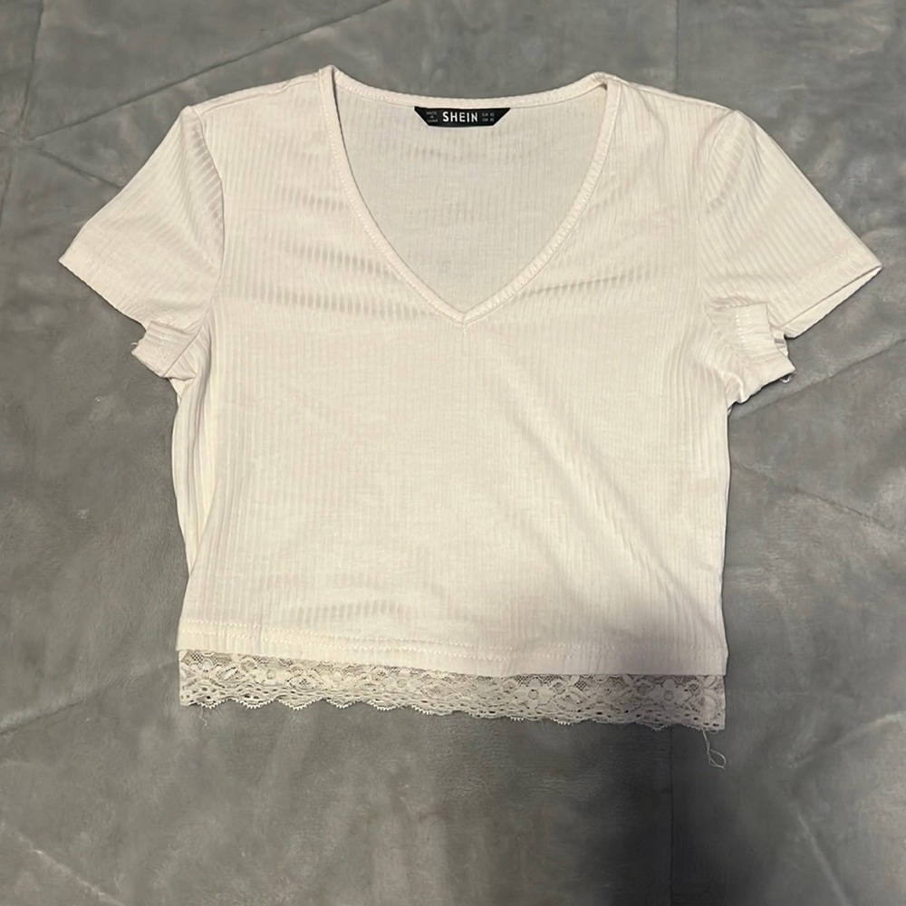 SHEIN v-neck Lace Hem Rib-knit Tee